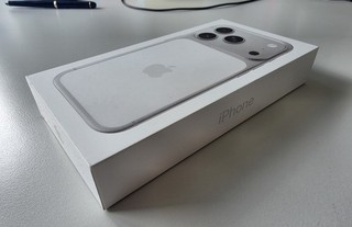 Apple iPhone 17 Pro 256GB Silber komplett mit OVP