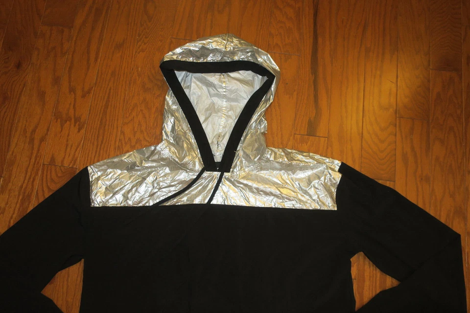 M 8-10 ❤️ VICTORIA'S SECRET ❤️ CHAQUETA EXTERIOR CORTAVIENTOS CON CAPUCHA PLATEADA DEPORTIVA Foto 3 de 4