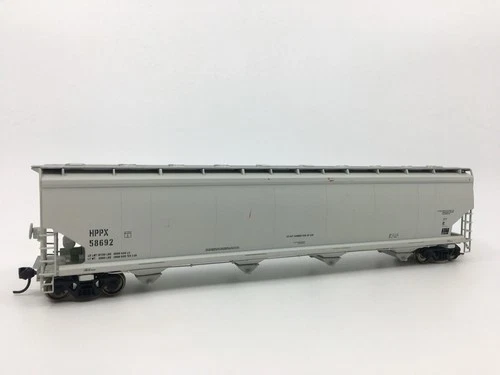 HO Walthers HPPX National 6200 Plastic Pellet 4-Bay Covered Hopper #58692