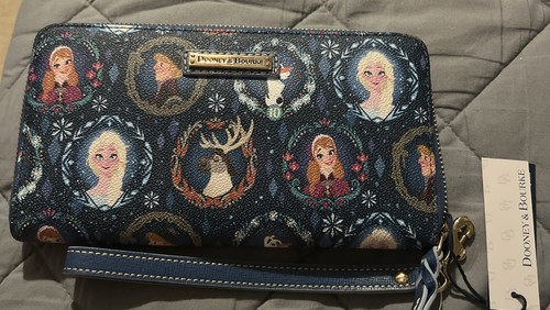 NWT Disney Dooney & and Bourke Frozen 10th Anniversary Wrislet/Wallet PERFECT - Picture 3 of 3