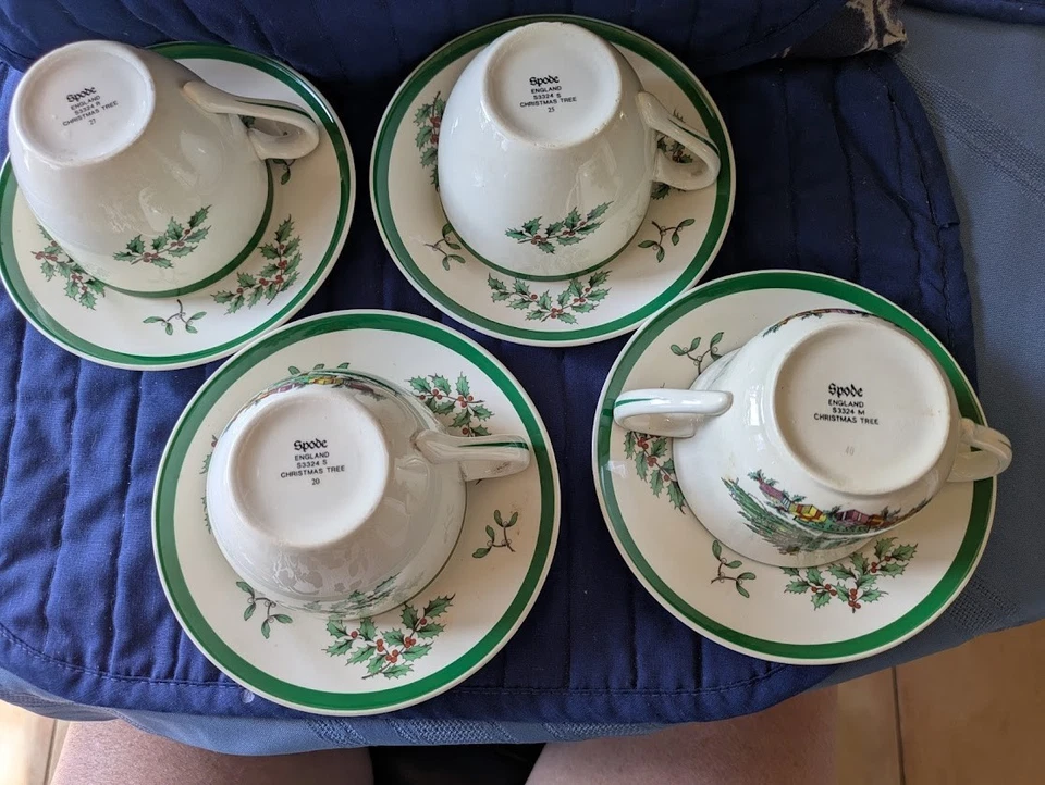 Spode England Christmas Tree Coffee Tea Cup and Saucer Set S3324 - Lot of 4 - Image 3 of 4