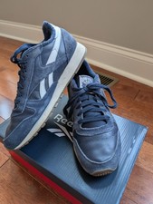 Reebok Classic Leather Unisex Vector Navy SZ 9.5 Men Sneakers Running Shoes Box