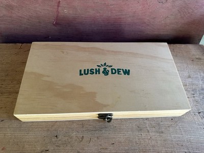 Lush & Dew Year-round Seed Bank, 32 Varieties, USDA Zone 8, Wooden Box