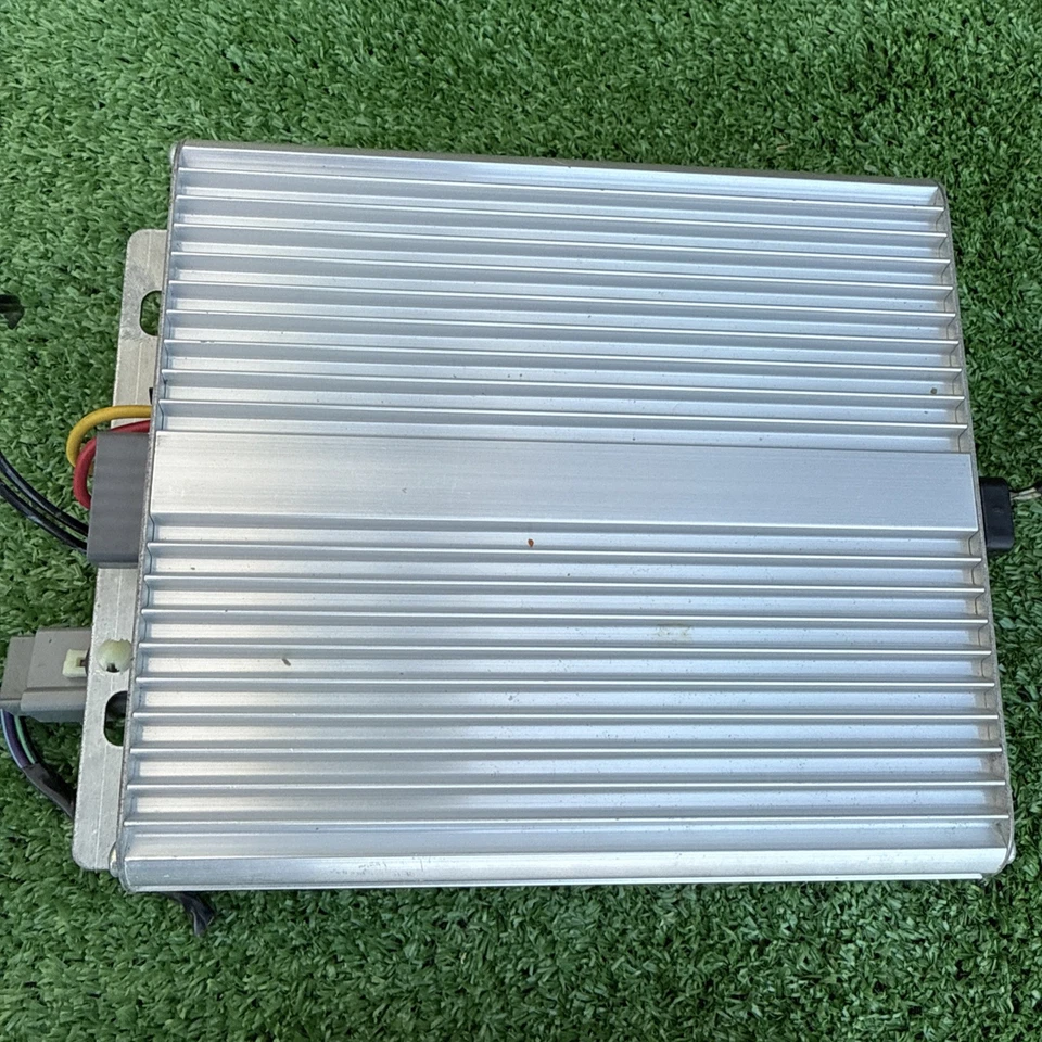 Sistema de audio Ford FO4F-18C807-AA JBL Amplificador Lincoln Town Car, corona Vic Foto 4 de 4