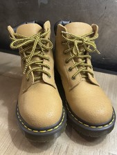 Dr. Martens Women  s 939 Ben Tan Suede Boots Size 6 Excellent Ready to wear 
