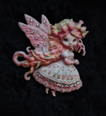 Fantasy Fee Brosche - Pastell Fee mit Flügeln & Strass V3