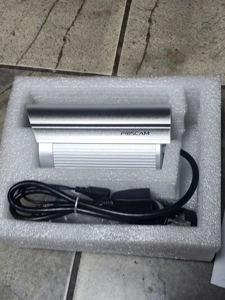 Foscam FI8905W IP Wireless / Wired Camera  Wi-Fi - Image 3 of 3