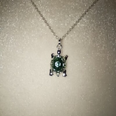 Schildkröte Anhänger Halskette 16'' Sterlingsilber Kette Smaragde & grüne Edelsteine zart