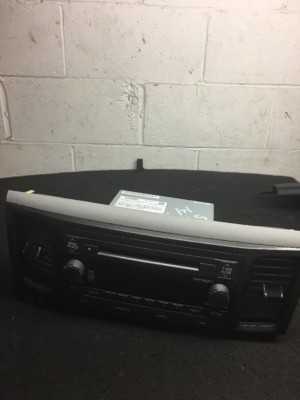 Toyota Sienna Radio navigation Display Part# 8612008280 / P1843 Fits 2013-2016
