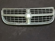 Calandre Chrysler STRATUS