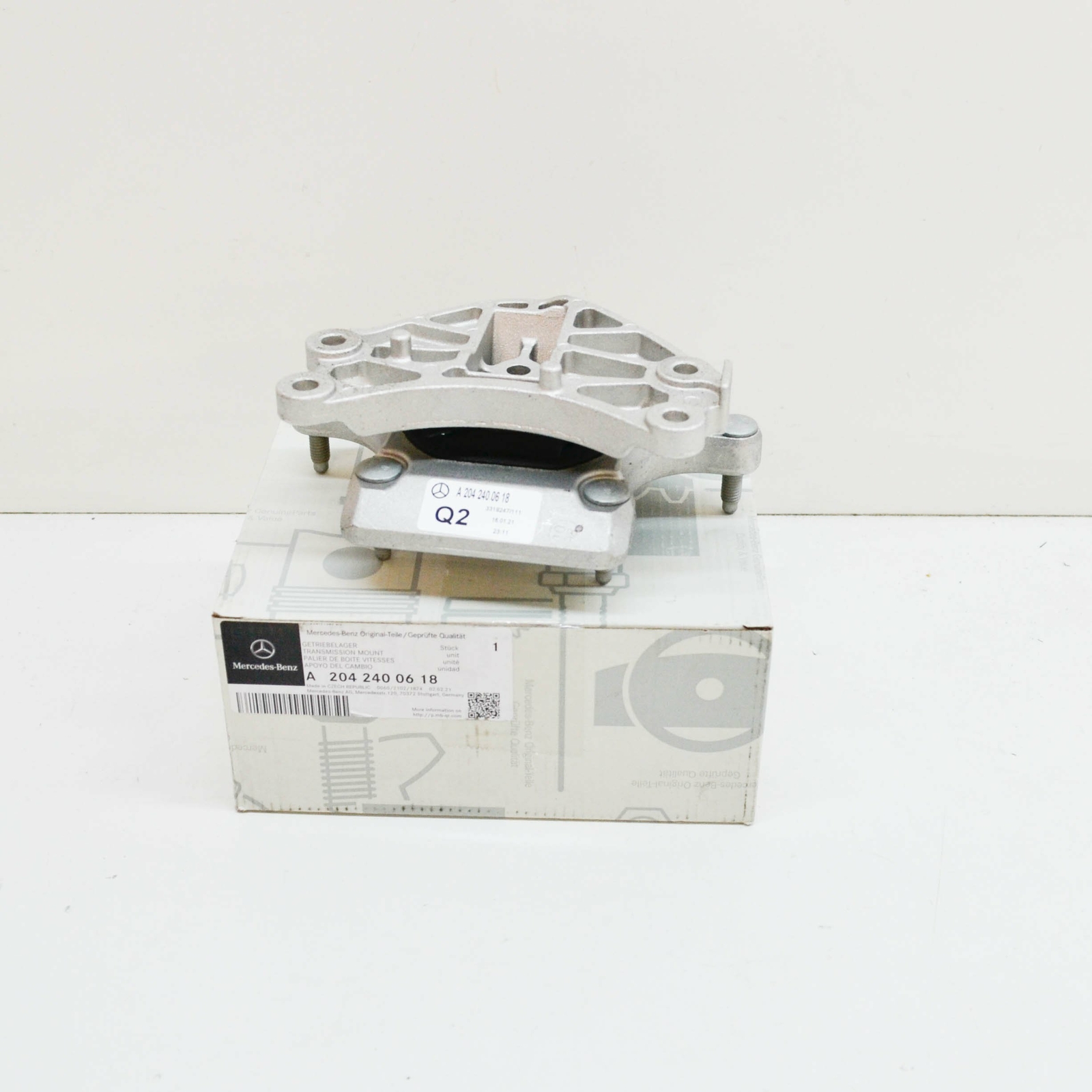 OEM Mercedes-Benz E-class W212 Transmission Mount A2042400618 3.5 
