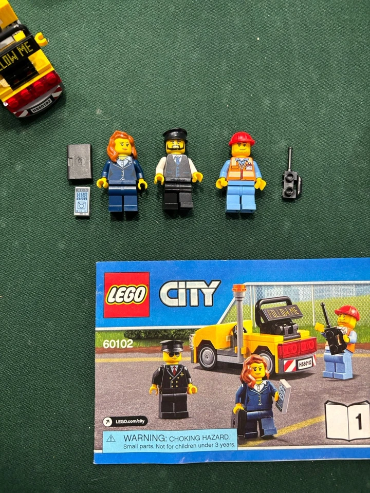 LEGO CITY: Airport VIP Service (60102) ~ Retired ~ Complete ~ with Manual ~ - Image 2 of 4