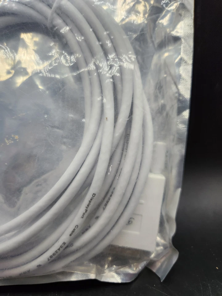 NEW Rosewill RCDC-14020 - 15-Foot White Mini DisplayPort to DVI Cable 1080p, M/M - Image 2 of 4