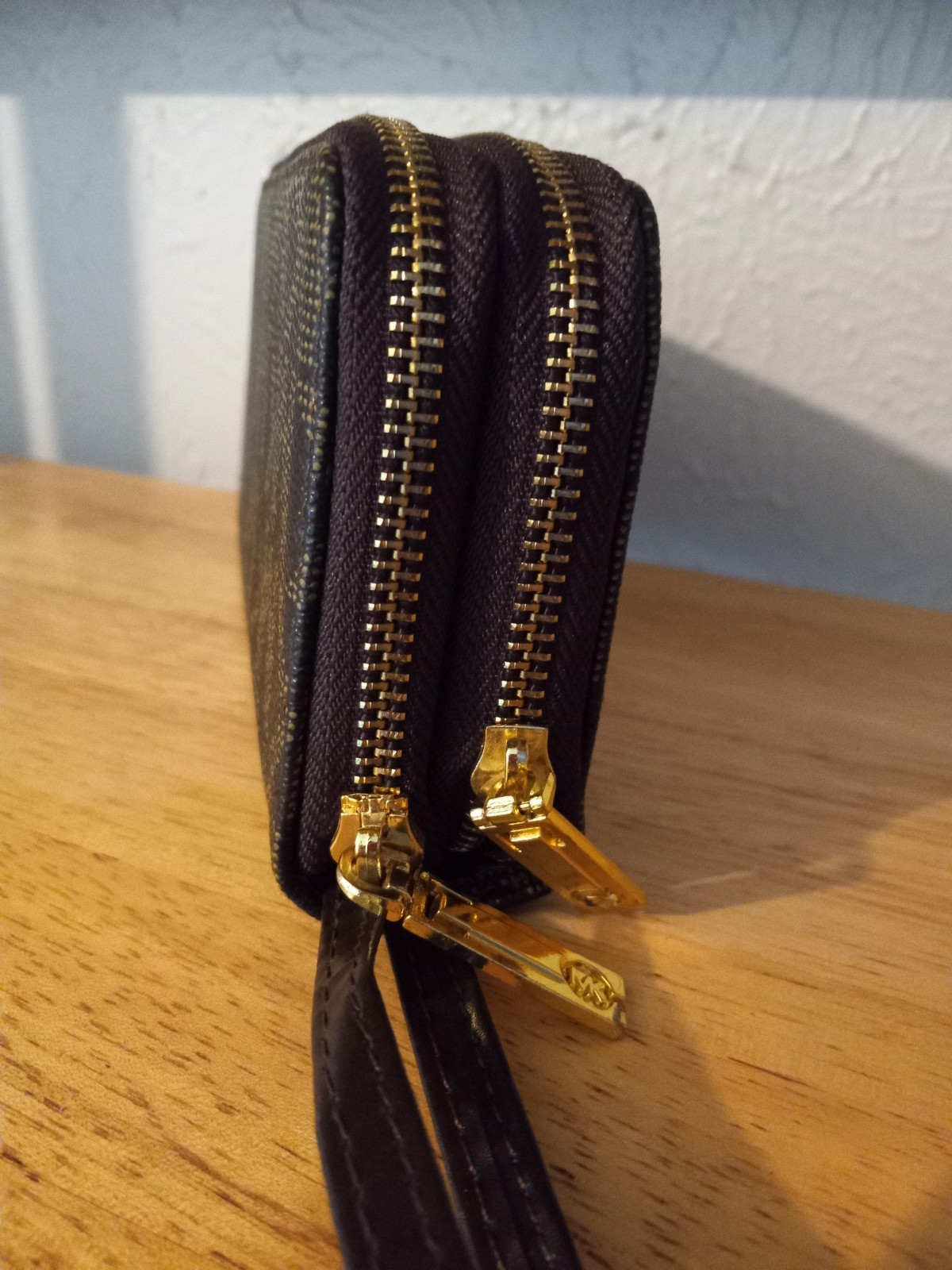 NEW Michael Kors Signature Jet Set Brown Zip Around Medium Wallet/Wristlet