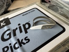 ProPik Good Grip Thumb Picks S / L  only available