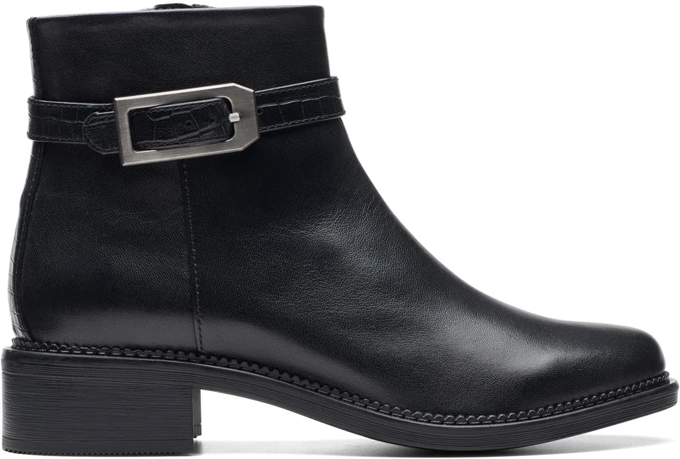 Bota de moda Clarks Maye Grace para mujer  Foto 2 de 4