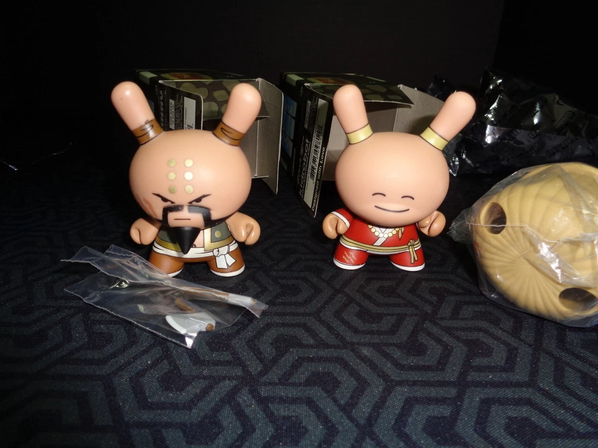 Preços baixos em Robô Kidrobot Vinil: Grife e Urbano Figuras de