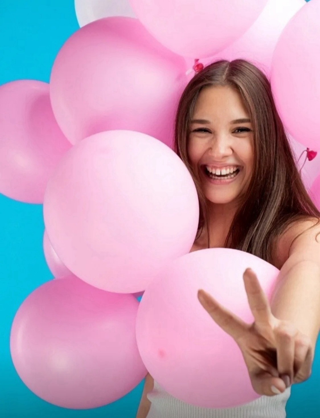 Michael Kors Wanderlust Eau De Parfum, Shower Gel & Body Lotion Gift Set 300 ML