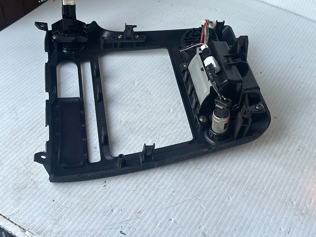 2001 - 2004 Nissan Pathfinder Radio Climate Control Bezel P