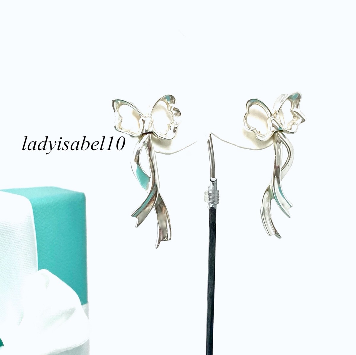 【廃盤・希少】美品Tiffany & Co. Ribbon Bow ピアス 18K Gold Tiffany & Co. Long Ribbon Bow Earrings | Kirsten's