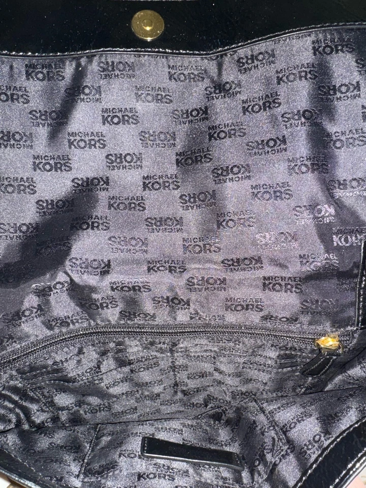 MICHAEL KORS BEVERLY NEGRO CHAROL NOCHE CLUTCH BOLSO DE HOMBRO Logo Forrado Foto 3 de 4