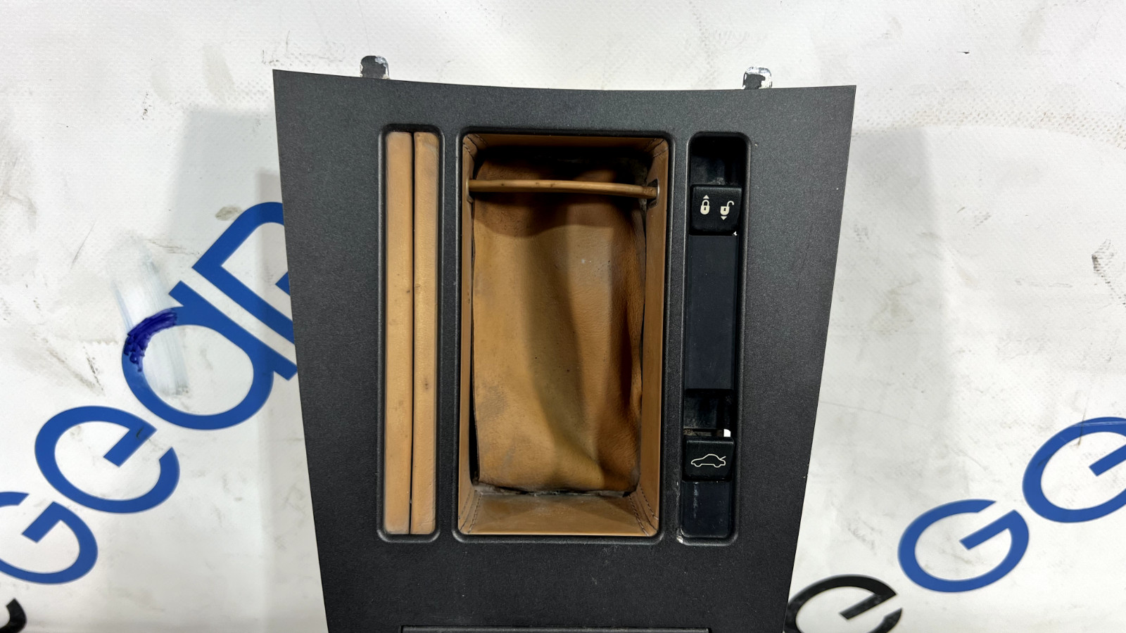ASTON MARTIN V8 VANTAGE CENTER CONSOLE BEZEL TRIM COVER PANEL OEM 2011-17 💠