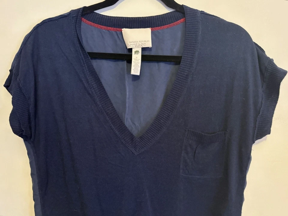 BANANA REPUBLIC Women's Navy Blue V-Neck Silk Blouse Shirt Small Top W Pocket - Image 4 of 4