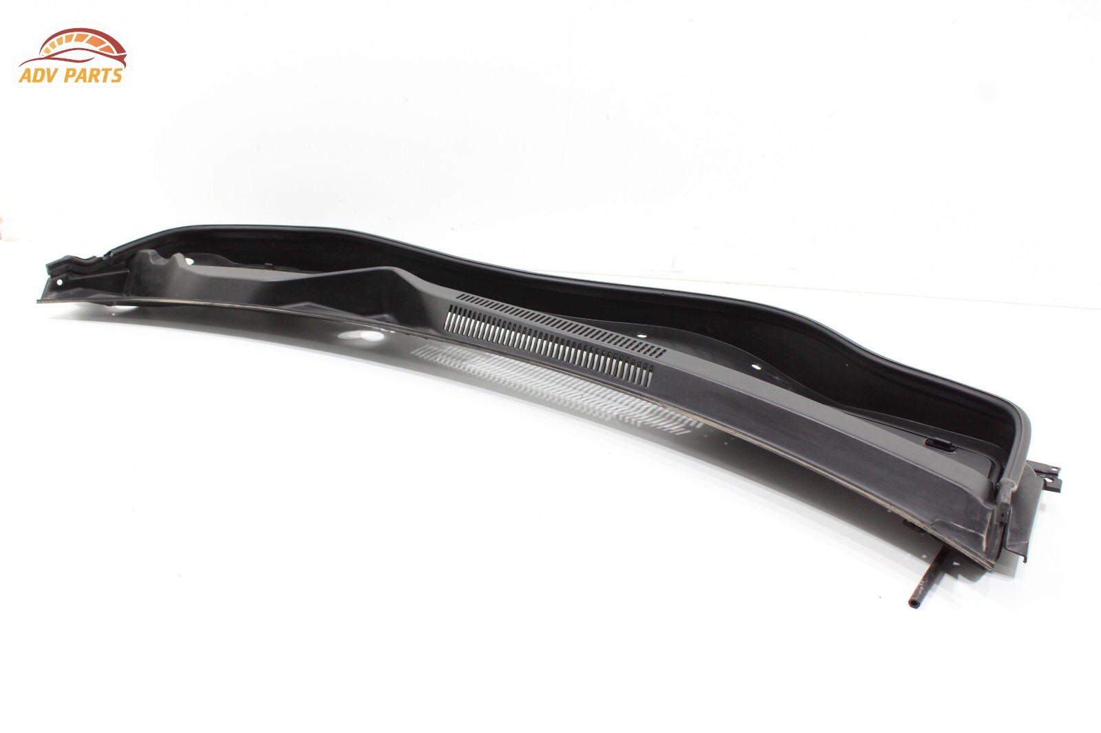 2017 - 2020 MASERATI LEVANTE WINDSHIELD WIPER COWL COVER PANEL GRILLE OEM