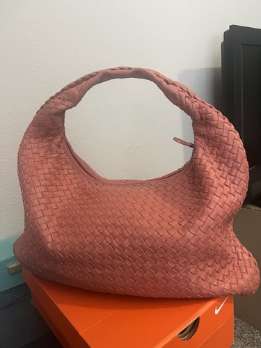 Bottega Veneta Pink Intrecciato Shoulder Bag Zip Closure Suede Lined Pockets