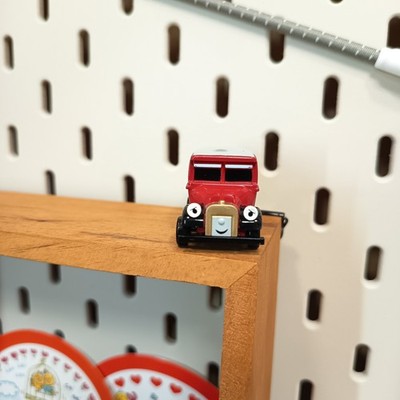 Thomas & Friends CAROLINE Morris Oxford Saloon 1.5'' Mini Figure Yujin Japan 2008