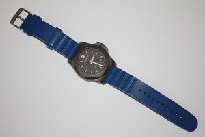 Montre Victorinox Swiss Army – Titane Gris/bleu – Réf 241759 – Rare