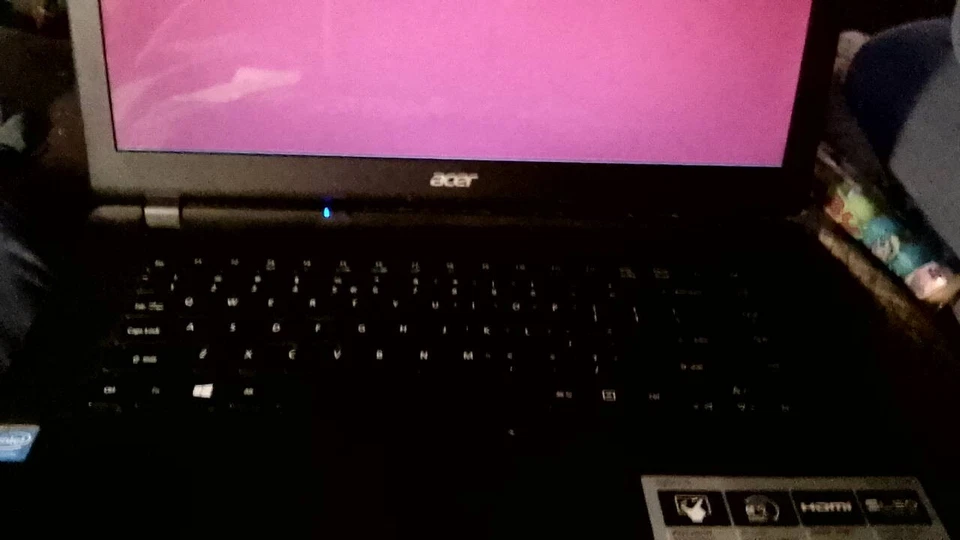 Acer B960 15.6in. (500GB, 2.2GHz, 4GB) Notebook/Laptop - E1-531-4694 - Image 4 of 4