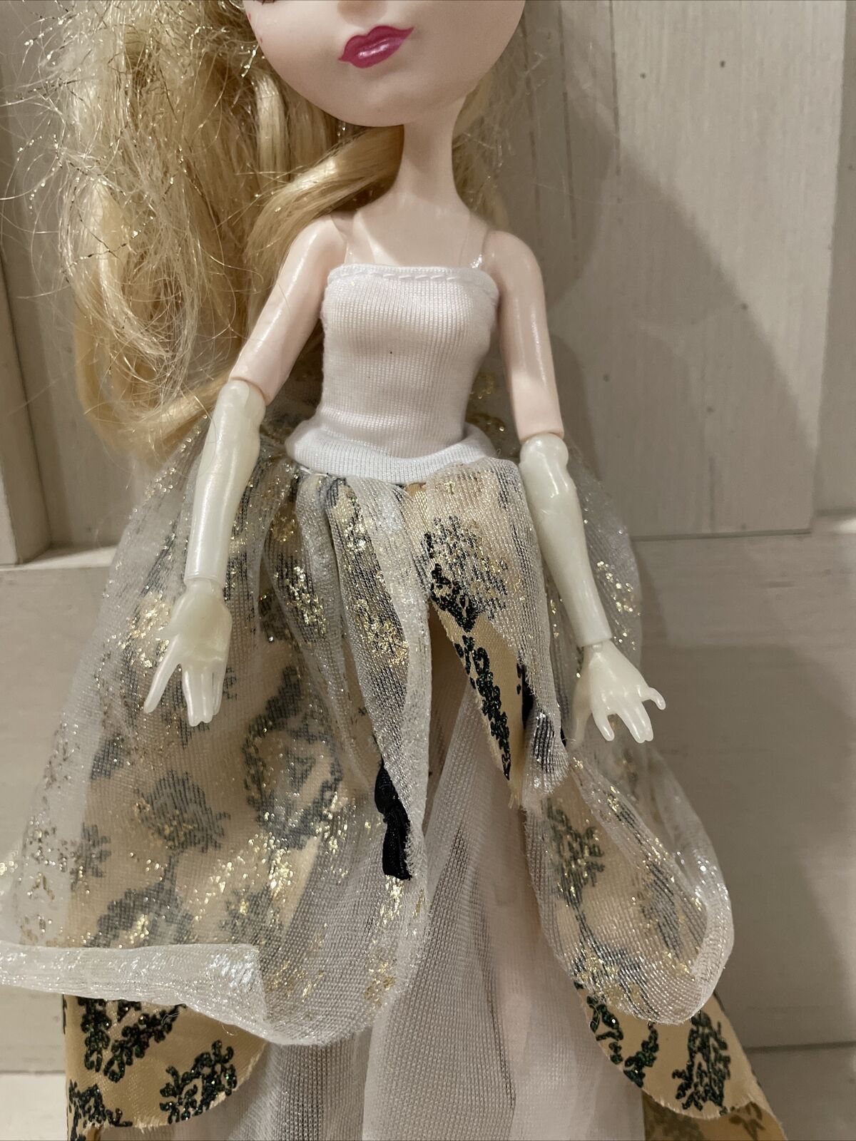 Ever After High Apple White Legacy Day Dress Shoes HTF Retired 