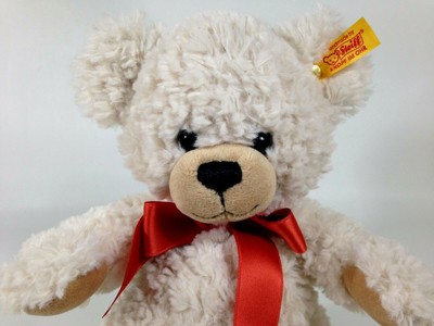 steiff lilly bear