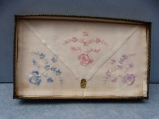 25586. Taschent&uuml;cher mit Blumen  3 St&uuml;ck  Maco + 4 Taschent&uuml;cher weiss