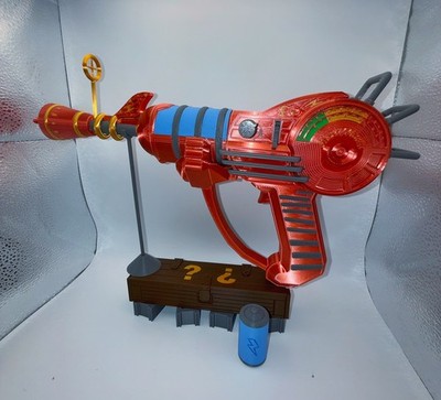 3D Printed Call of Duty Black Ops Zombies Ray Gun MK1 Prop w/ Mystery Box Stand