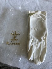 VINTAGE NEW KAYSER WHITE GLOVES WITH EMBROIDERY - SIZE 7 1/2