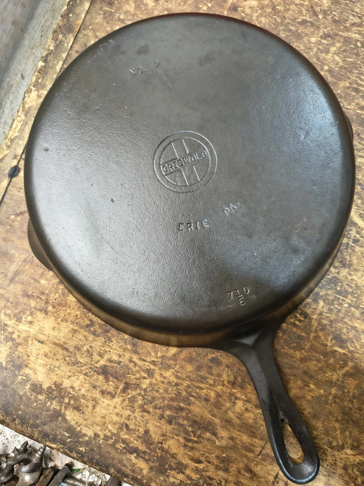 "Fully Restored" GRISWOLD CAST IRON SKILLET Small Logo 11" Seasoned Flat
Opens in a new window or