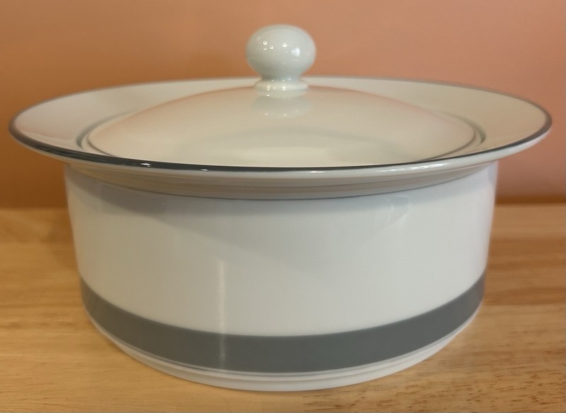 Round Covered Baking Dish DANSK Concerto Allegro 2 Quart White Gray Lid