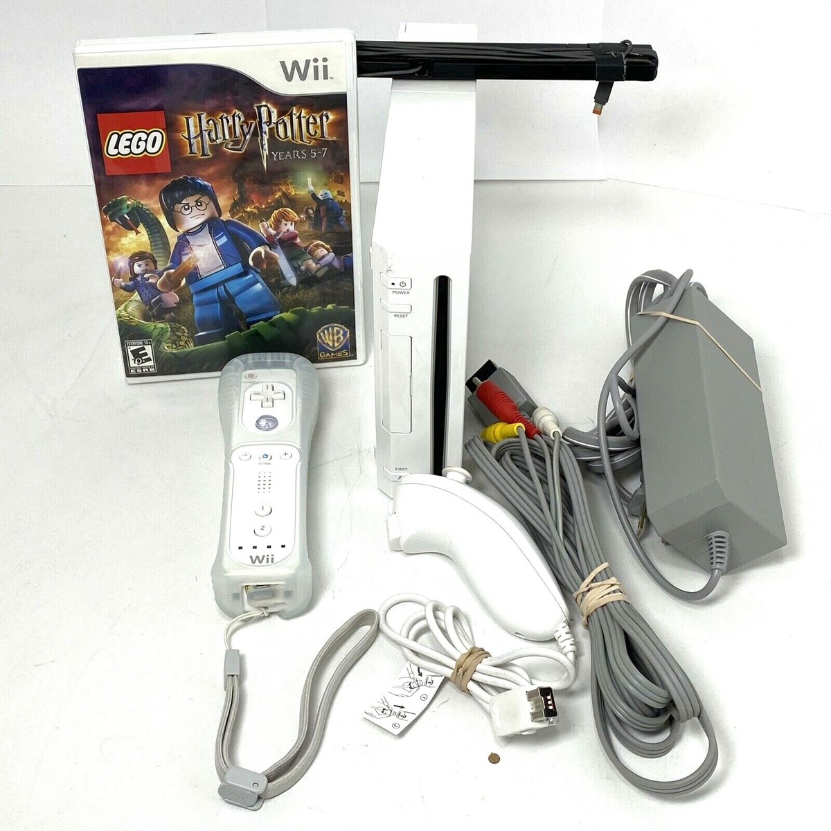 NINTENDO Wii White Console Game Cube Compatible w/ Game and Wii