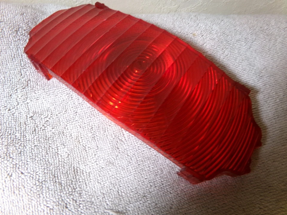 Difusor de lanterna traseira OEM, compatível com 1970 Oldsmobile Cutlass, 442 - Imagem 2 de 3