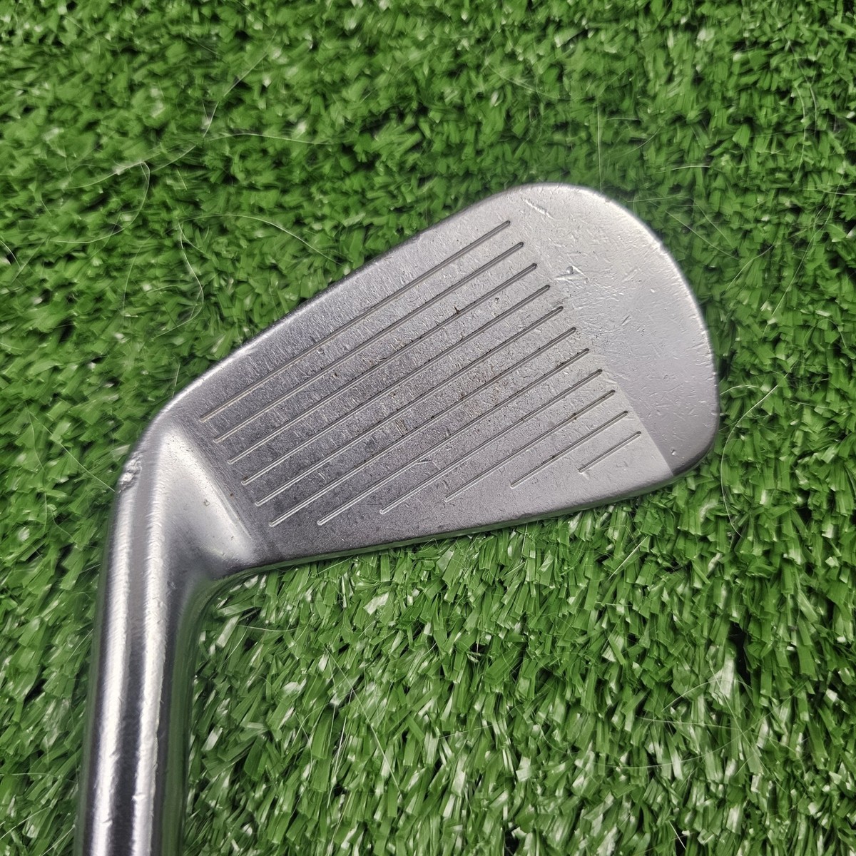 Titleist 712 MB Forged Muscle Back Single 4 Iron Dynamic