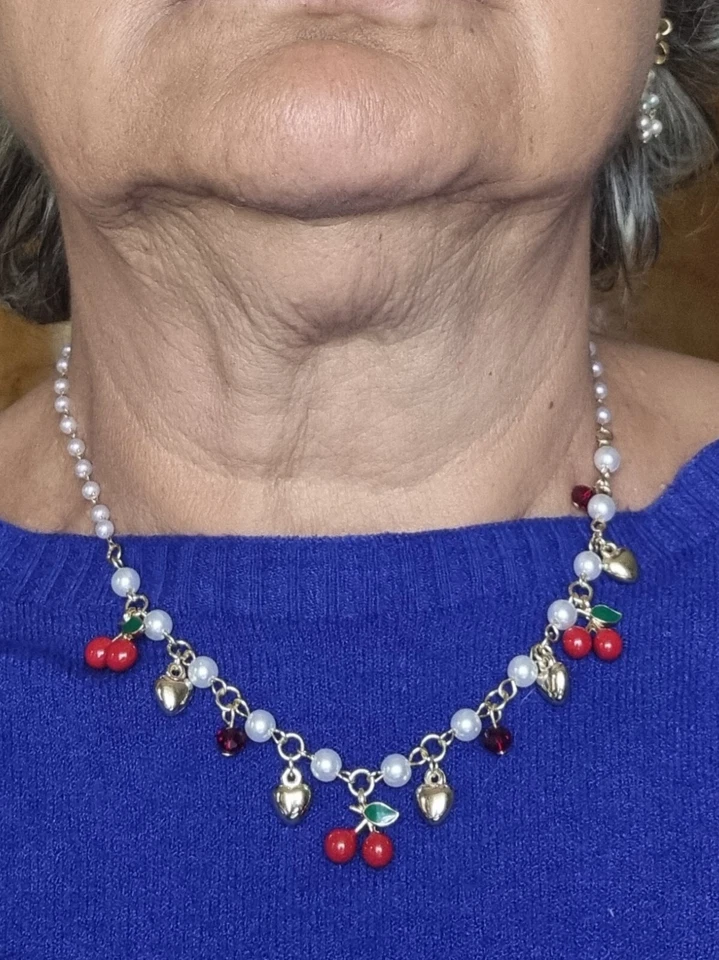 GIROCOLLO CON CILIEGIE SMALTATE, girocollo estivo, parure - Immagine 2 di 4