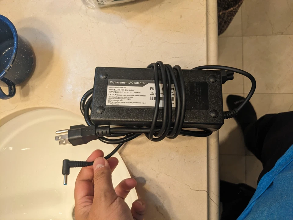 Adaptador CA portátil de repuesto G-XHH105 Foto 2 de 3