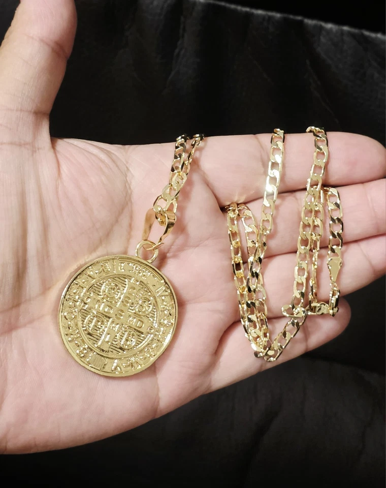 Dije de signo de dólar grande helado enchapado en oro y collar de cadena cubana helada a juego Foto 3 de 4