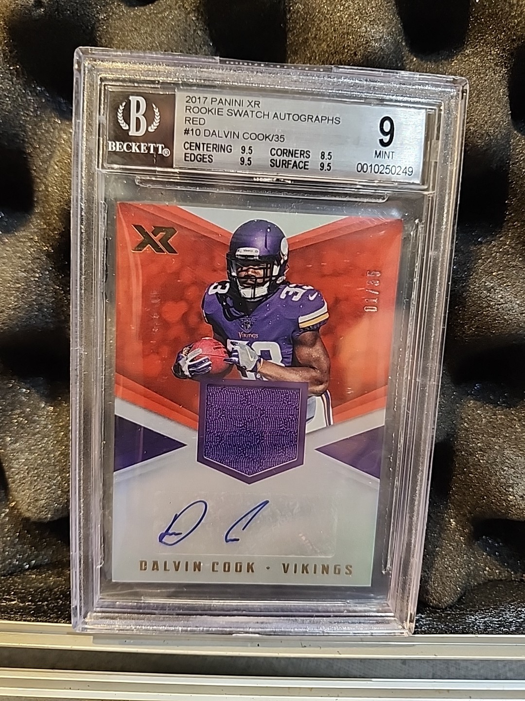 Dalvin Cook Panini XR Rookie Swatch Autographs #RSADC Base