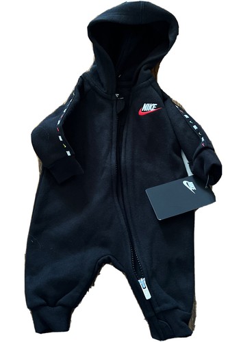NEW NIKE Baby 3-pc GIFT SET: Jumpsuit, Bib & Booties 0-6 Months. Black. UNISEX. - Picture 10 of 12