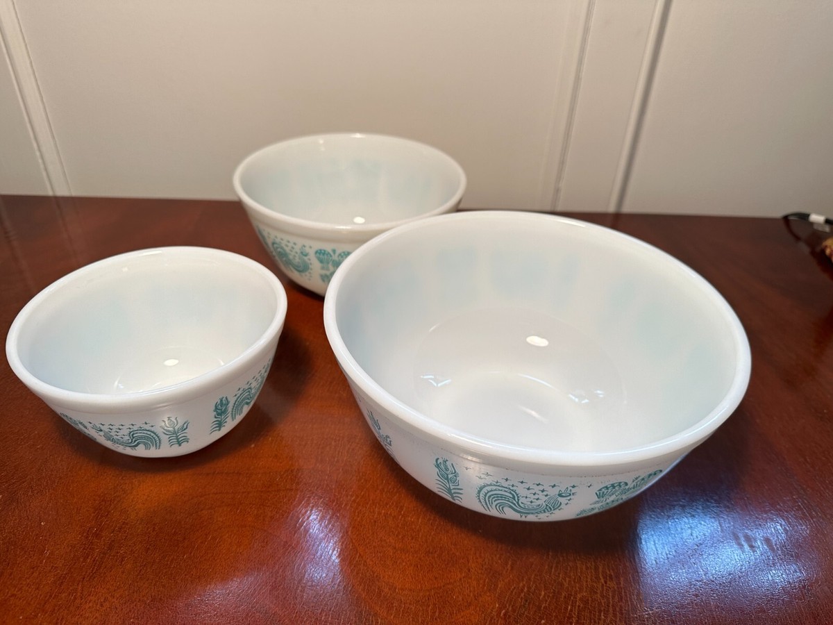 Vtg PYREX Set 3 Turquoise Blue & White Amish Butterprint Nesting