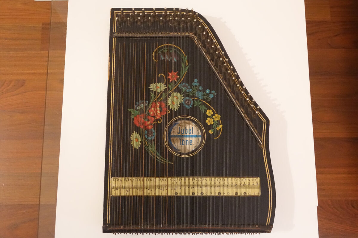 Vintage Jubel Tone Zither 60 String Lap Harp made in West Vintage Jubel Tone Zither 60 String Lap Harp made in West