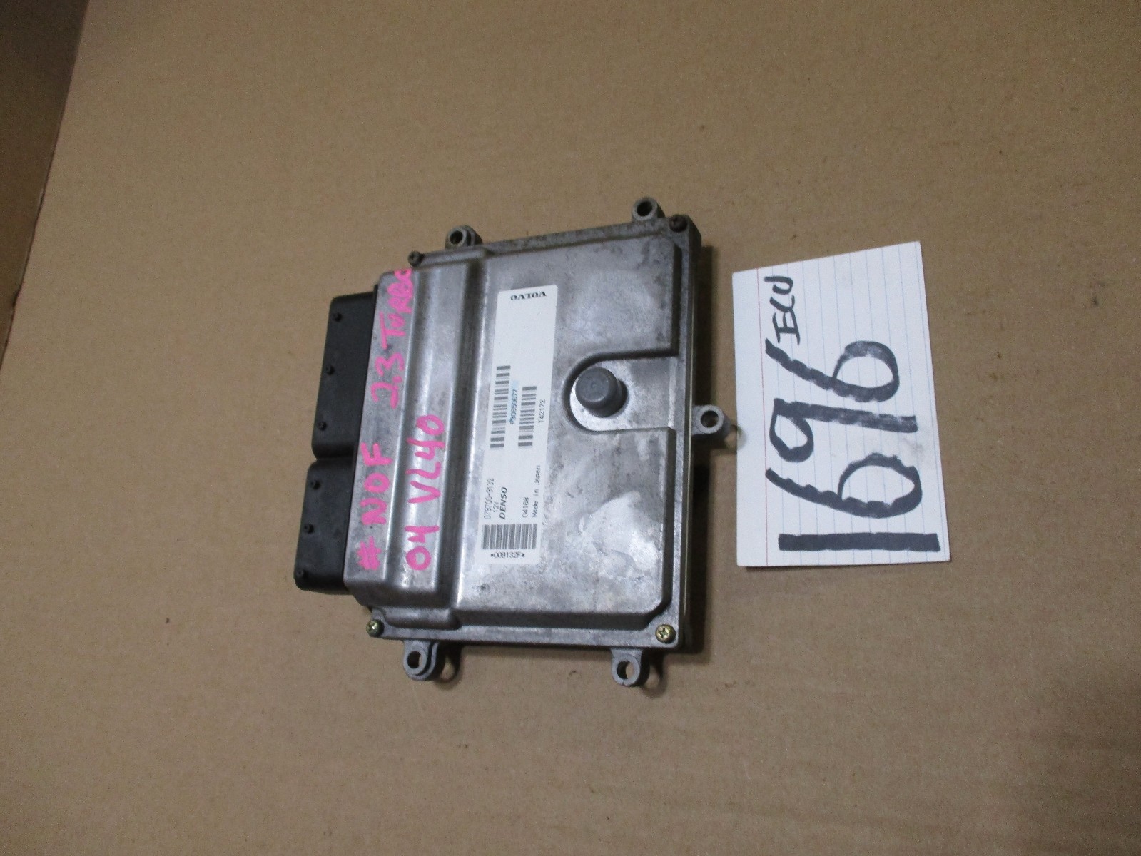 2004 Volvo S40  2.3L Turbo #1696 Engine Computer ECM ECU 079700-9132